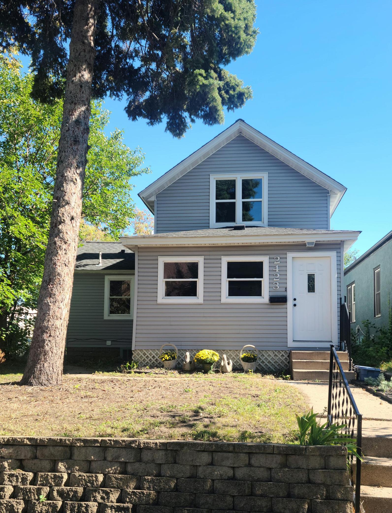 2423 Quincy Street Ne Property Photo 1