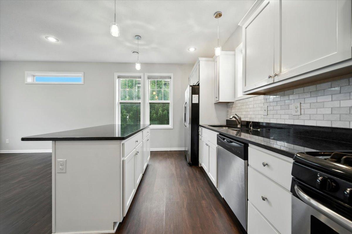 600 W 32nd Street 4 Property Photo 11