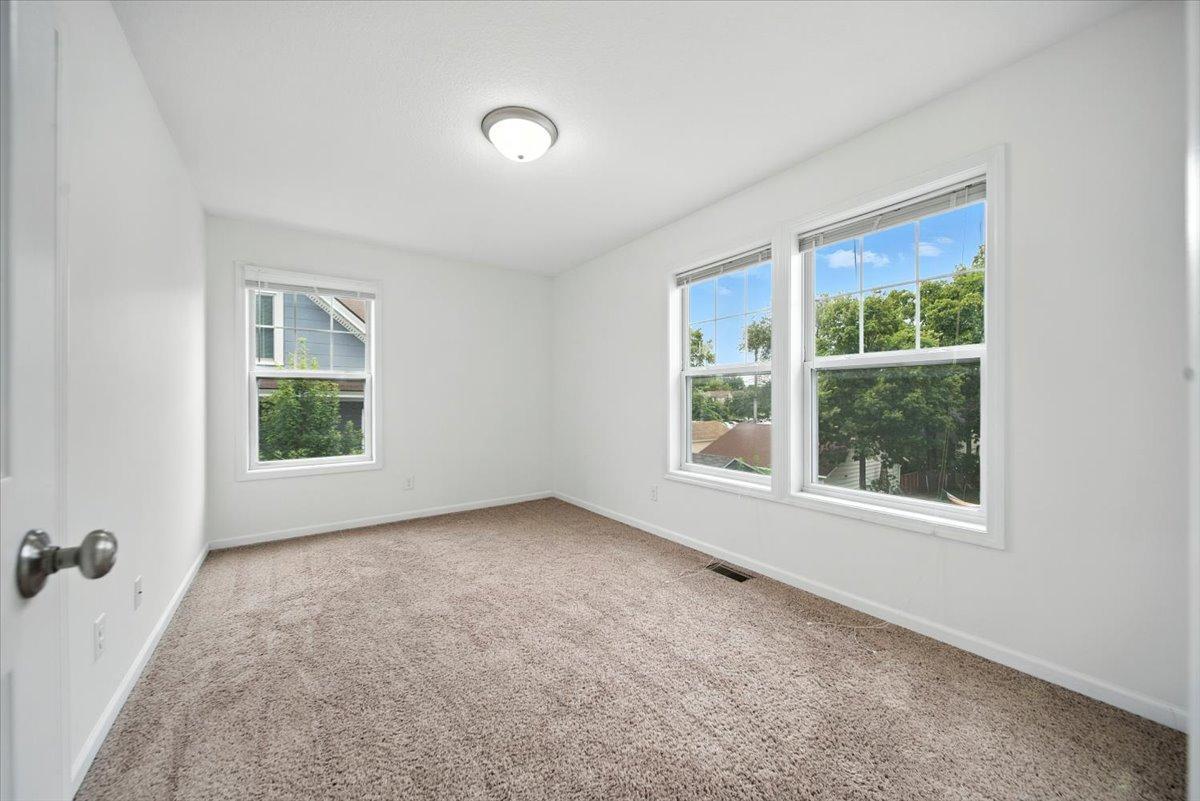 600 W 32nd Street 4 Property Photo 19