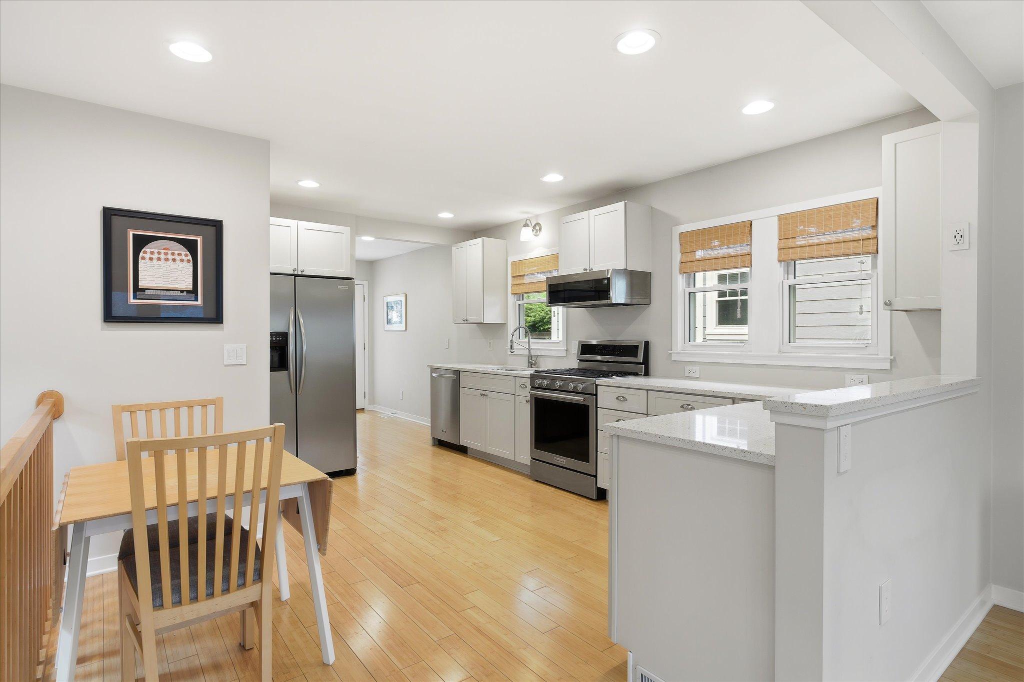 1264 Hoyt Avenue W Property Photo 1