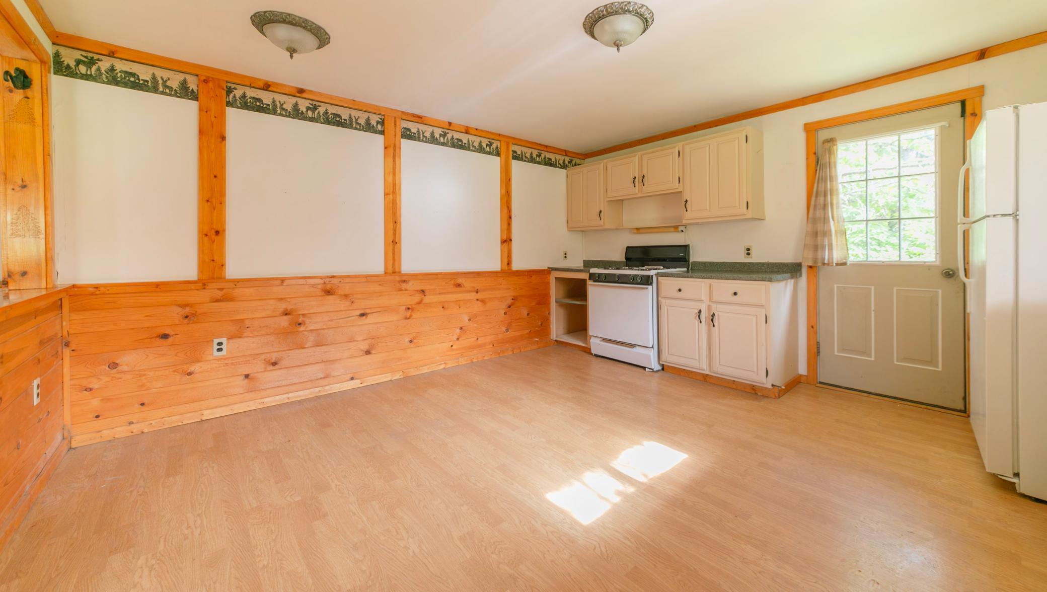 4242 County 4 Ne Property Photo 8