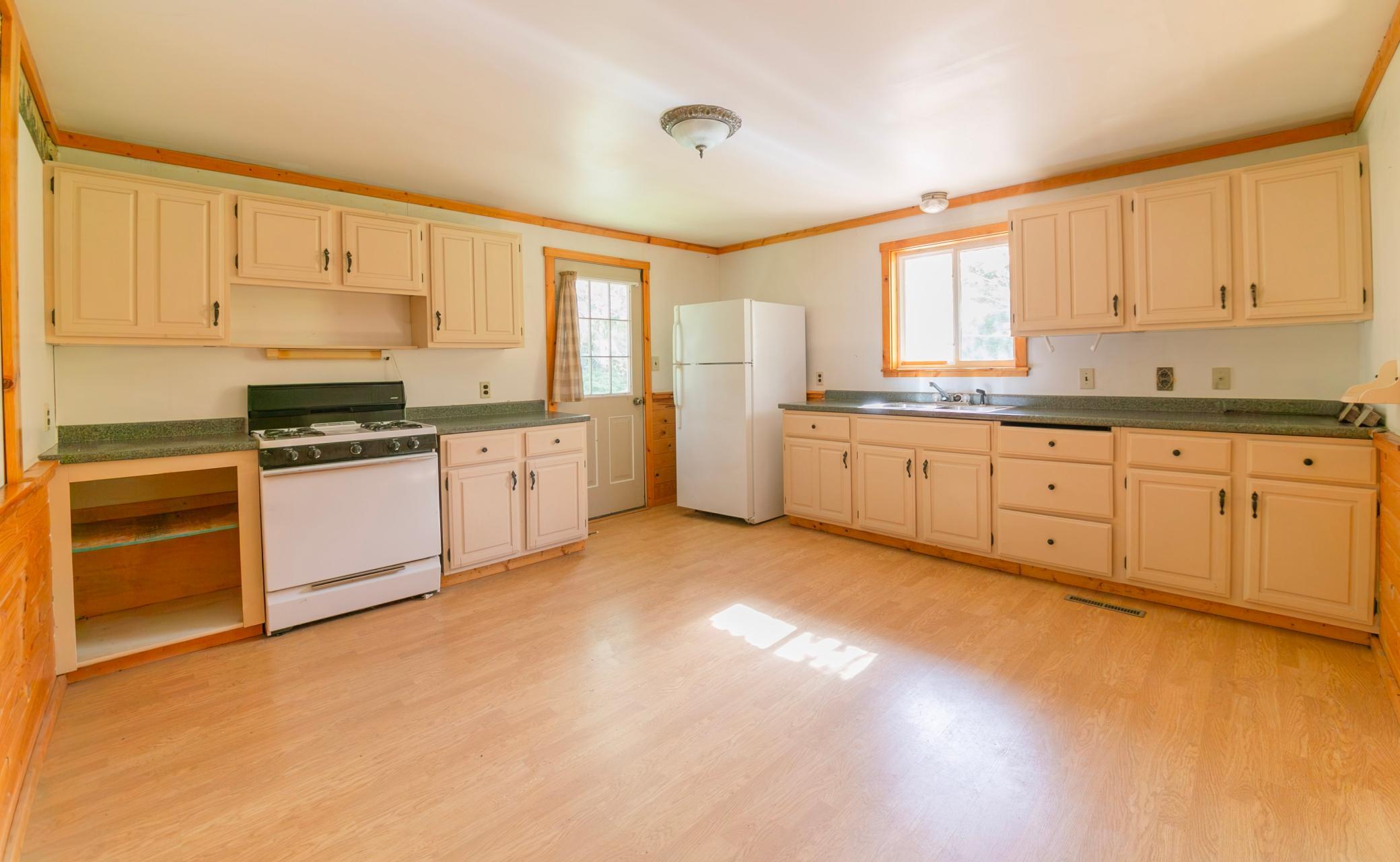 4242 County 4 Ne Property Photo 9