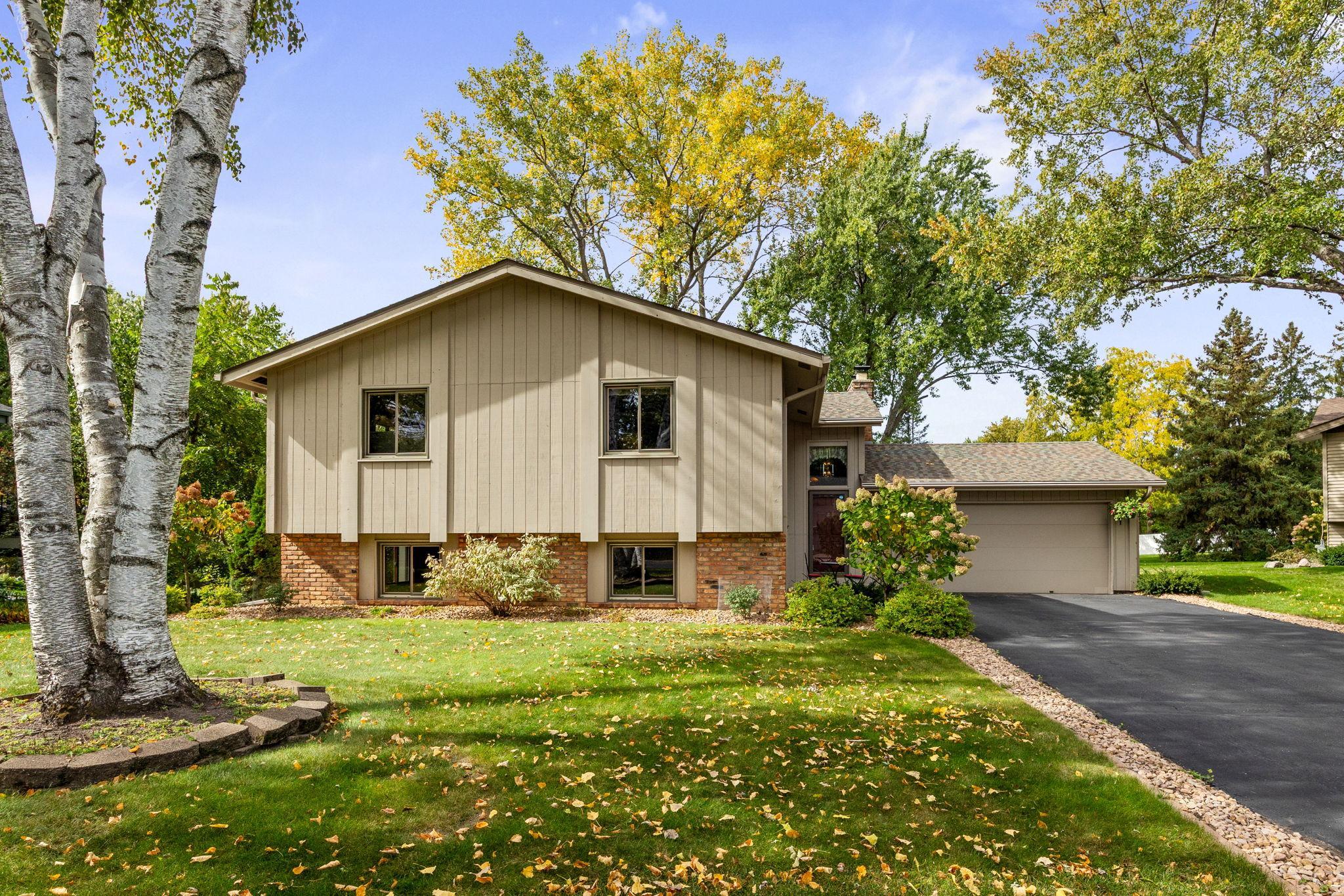 6805 Evergreen Lane N Property Photo 1