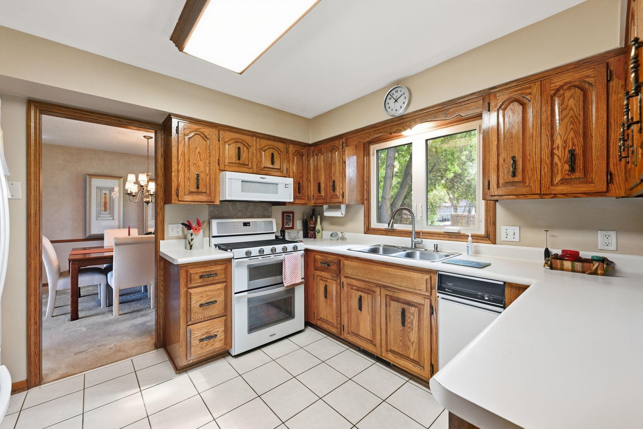 18731 Maple Leaf Drive Property Photo 12