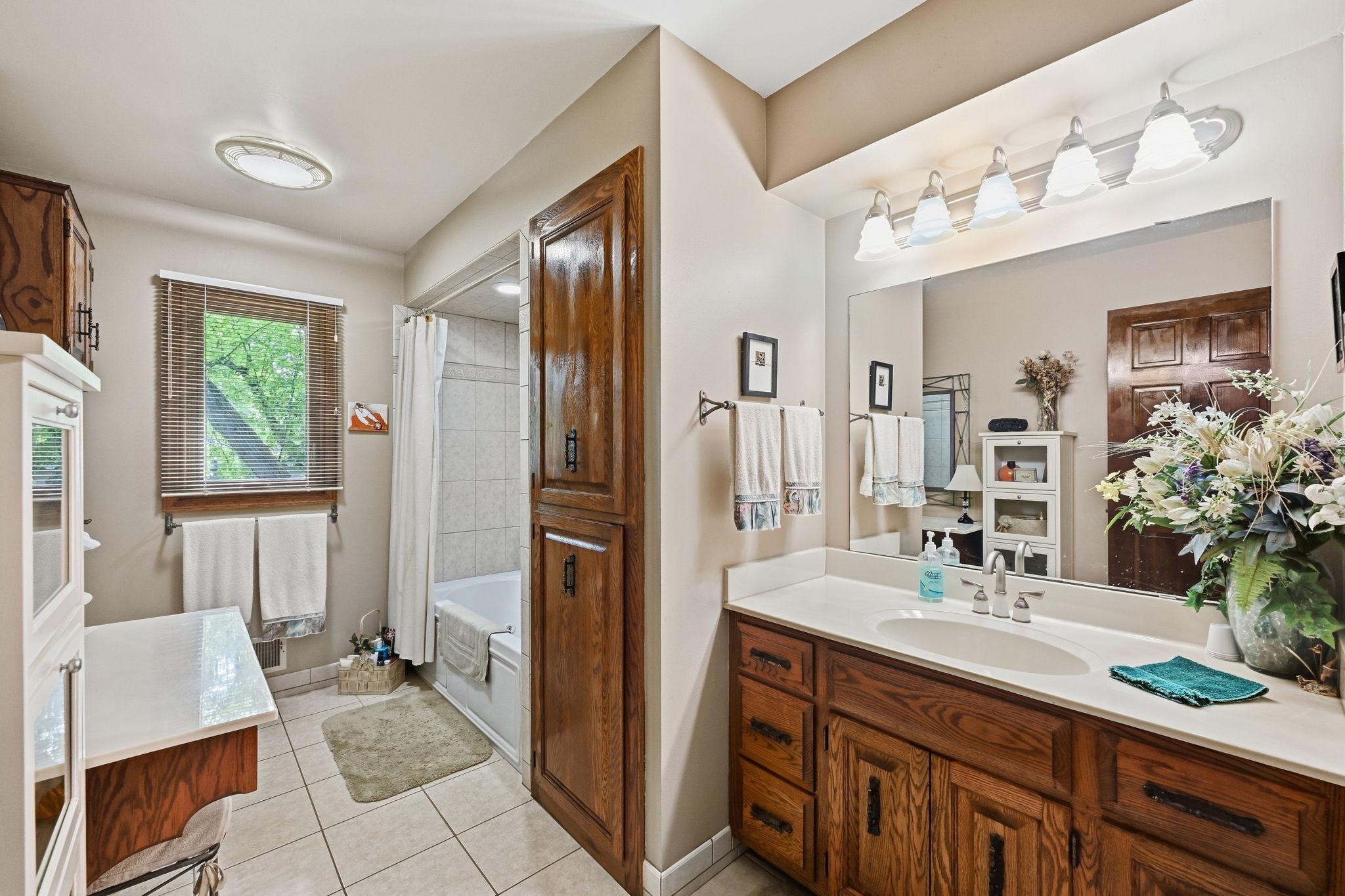 18731 Maple Leaf Drive Property Photo 17