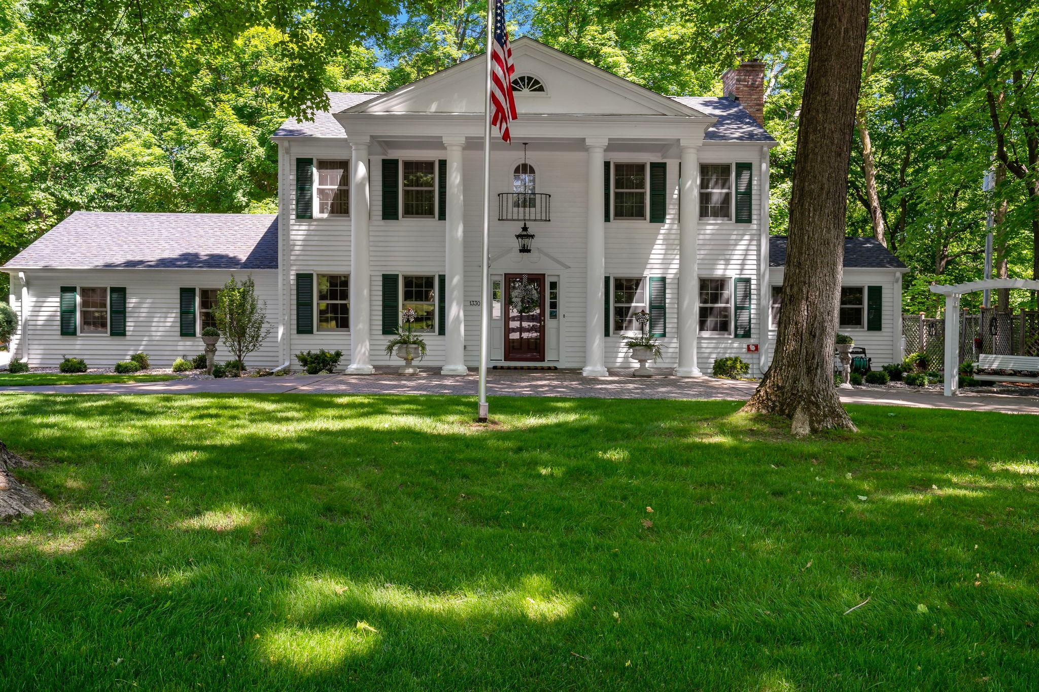 1330 Urbandale Lane N Property Photo 1