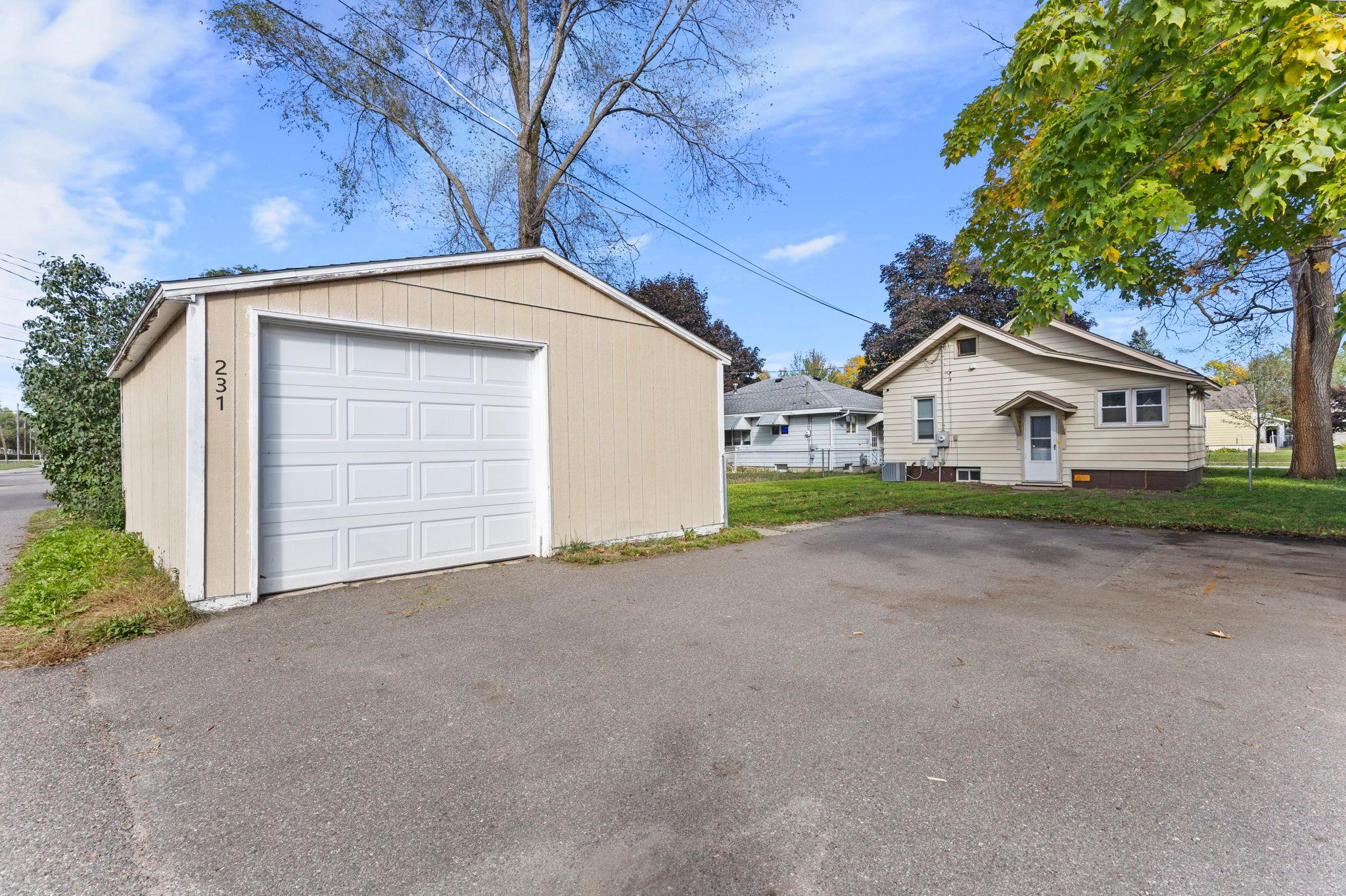 231 22nd Avenue N Property Photo 30