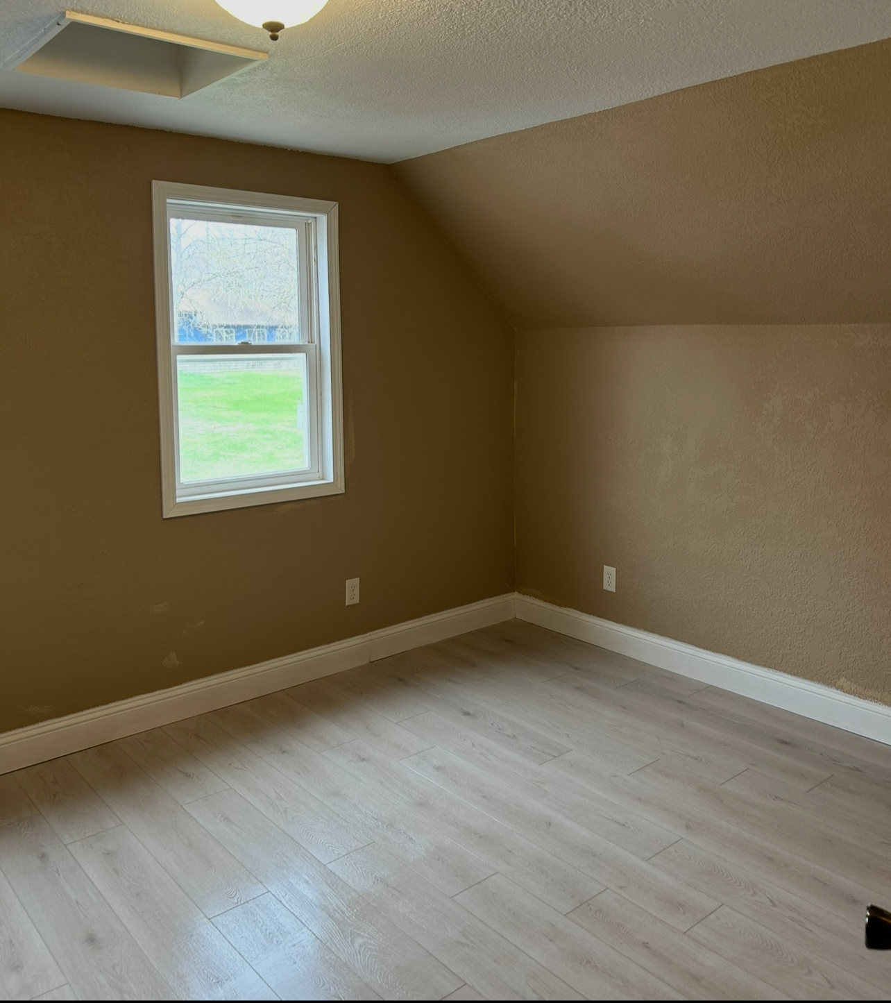 1133 Miller Avenue Property Photo 10