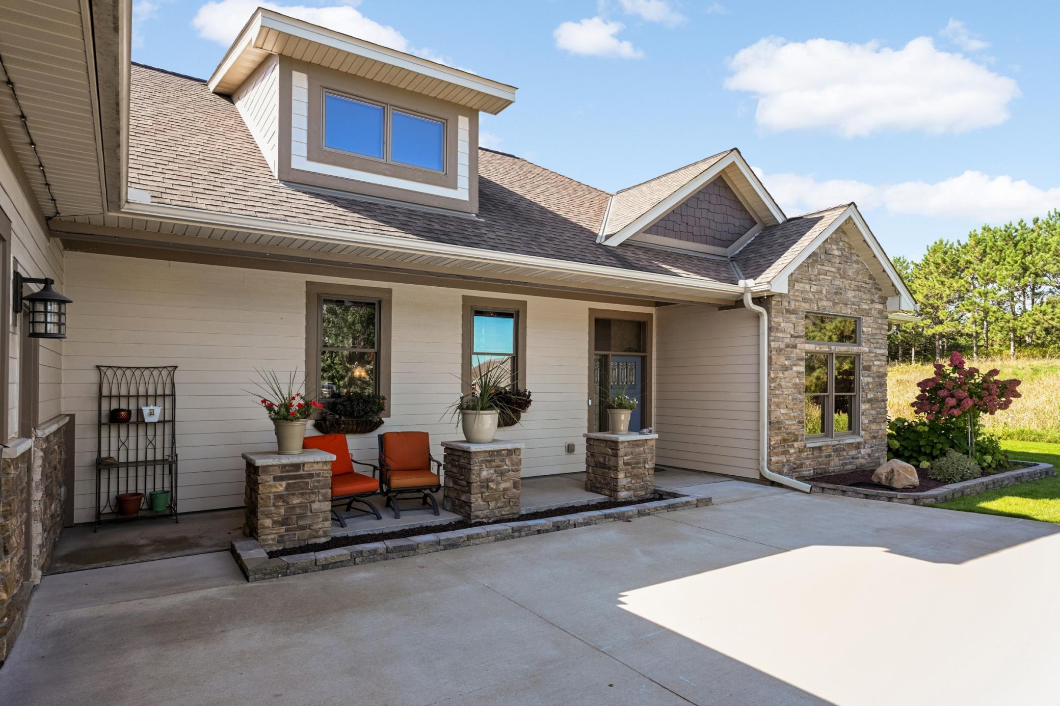 15850 116th Circle N Property Photo 3