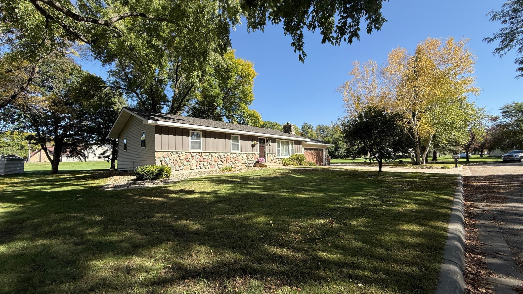 112 Orchard Circle Property Photo 1