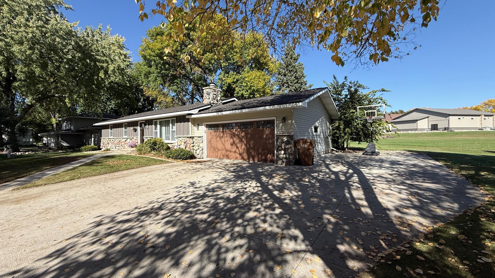 112 Orchard Circle Property Photo 3