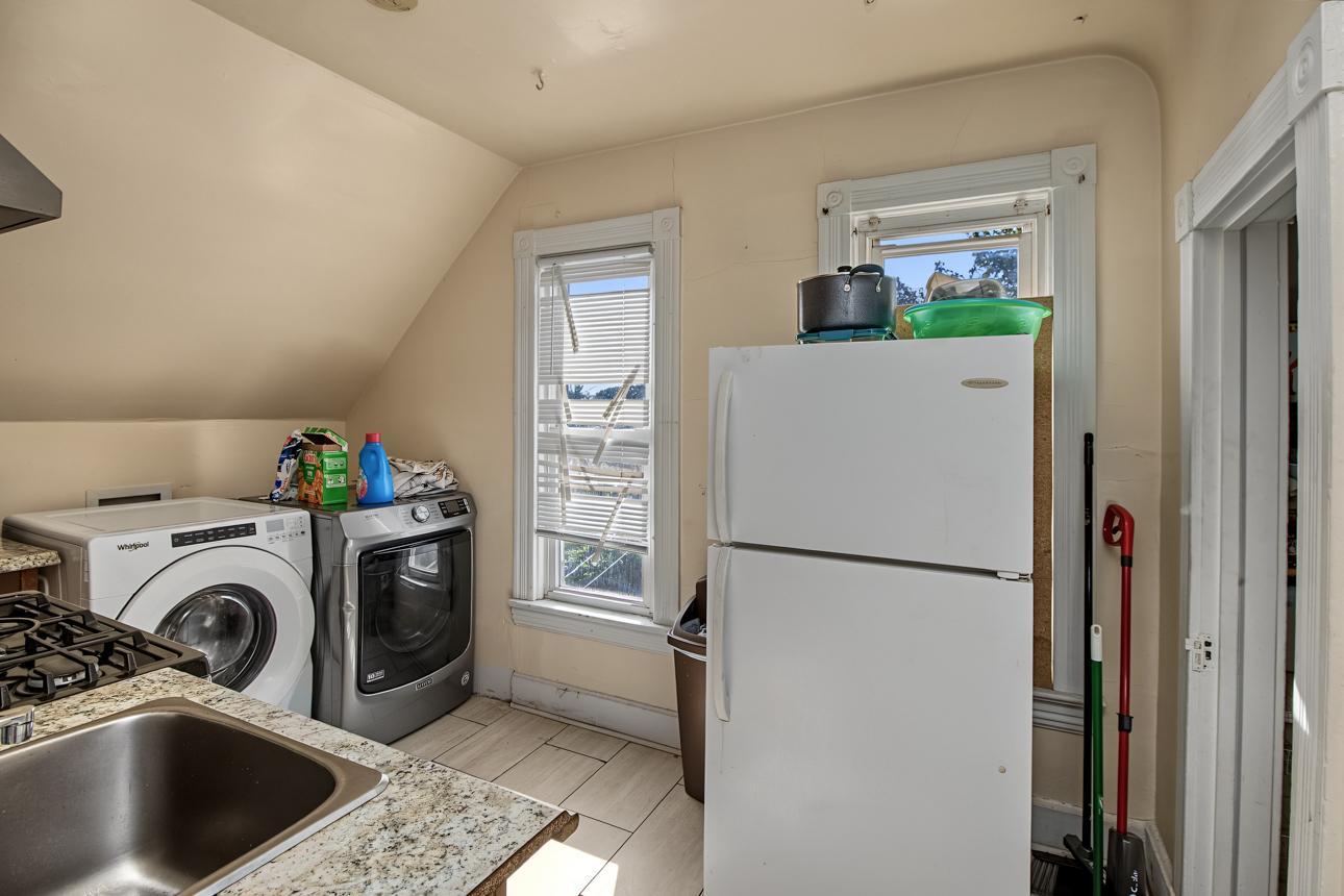 970 Sherburne Avenue Property Photo 16