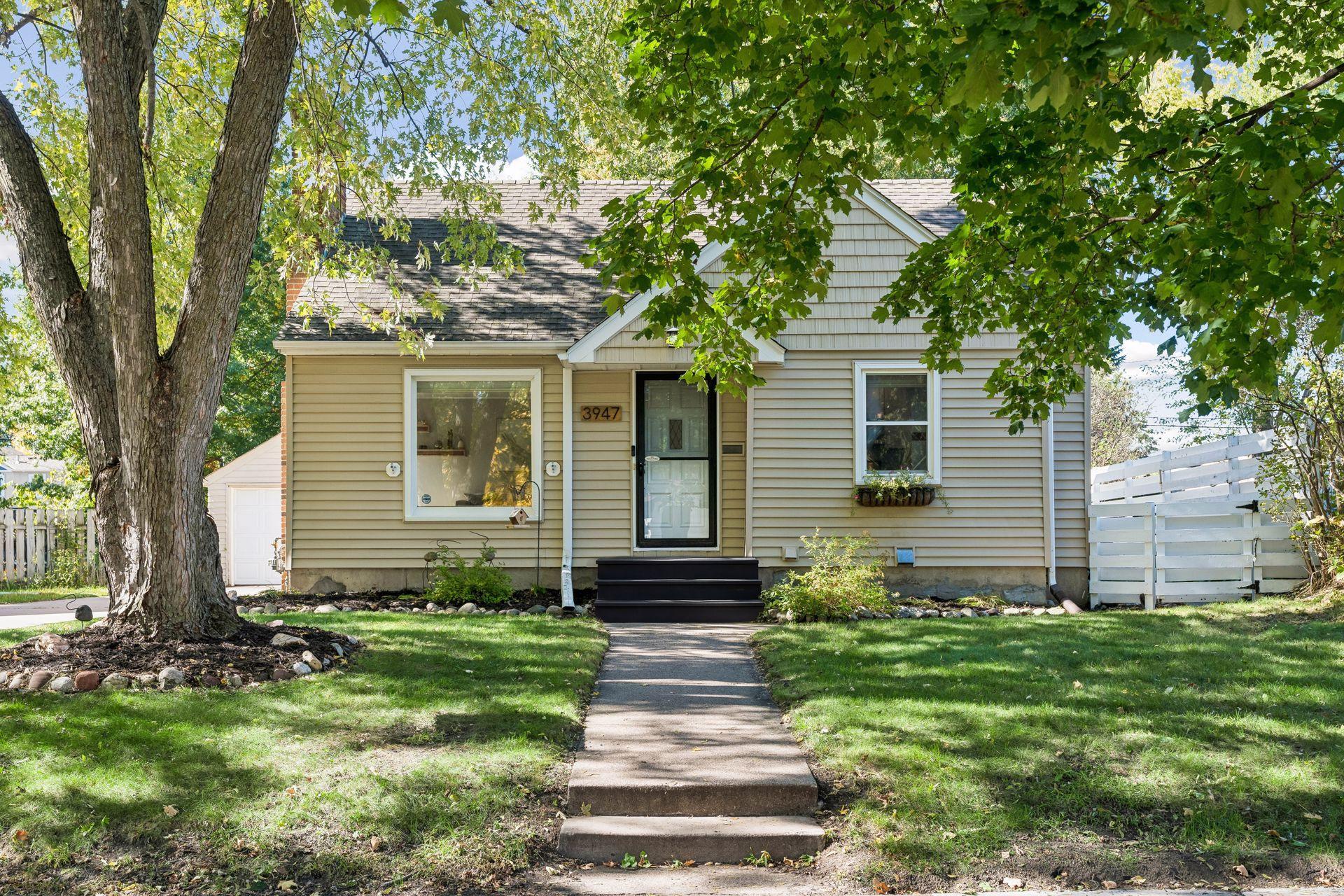 3947 Yates Avenue N Property Photo 1