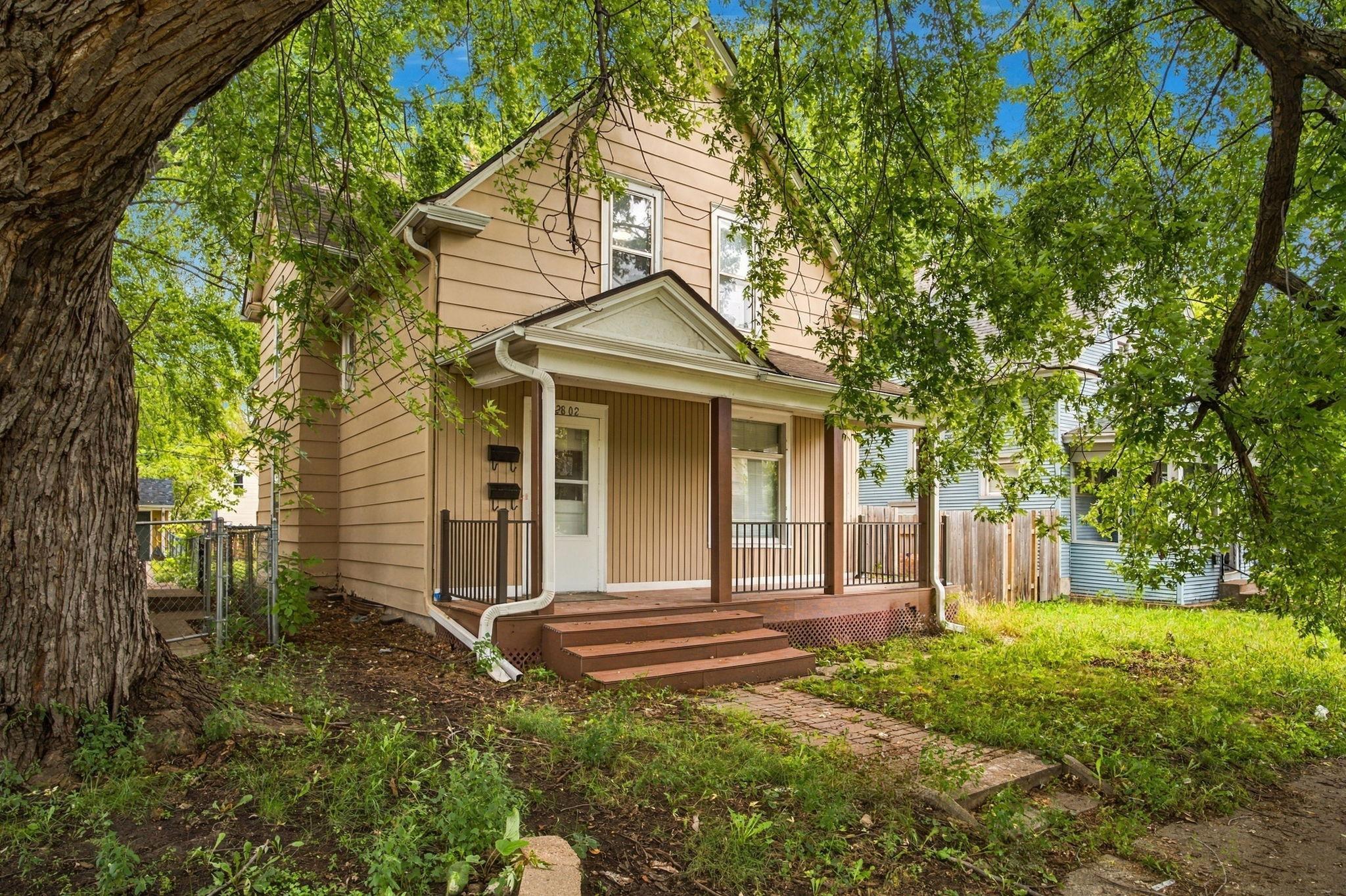2802 Girard Avenue N Property Photo 1
