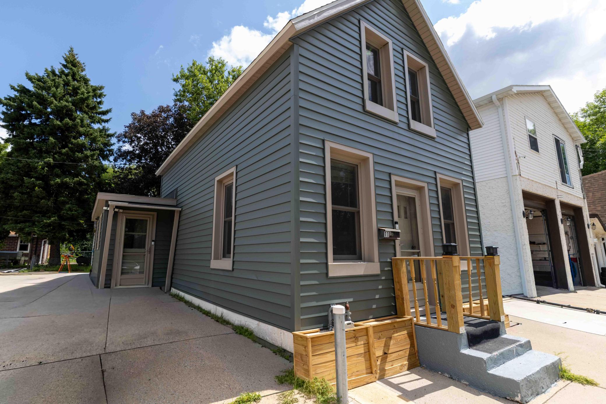 118 E Spring Street Property Photo 2