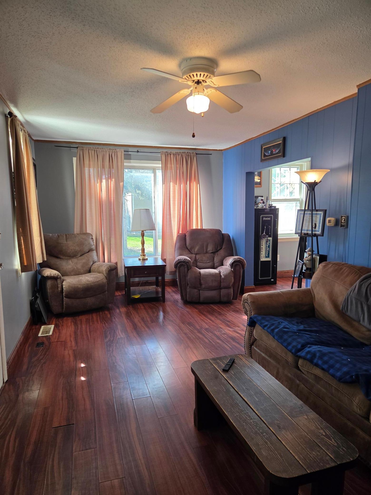 405 1st Avenue E Property Photo 8