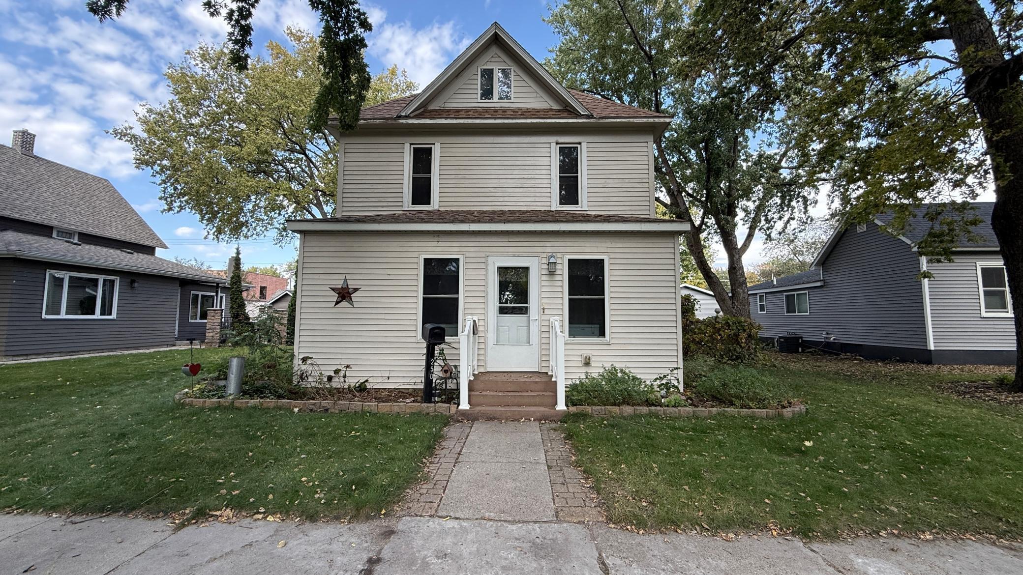 250 11th Avenue Property Photo 1