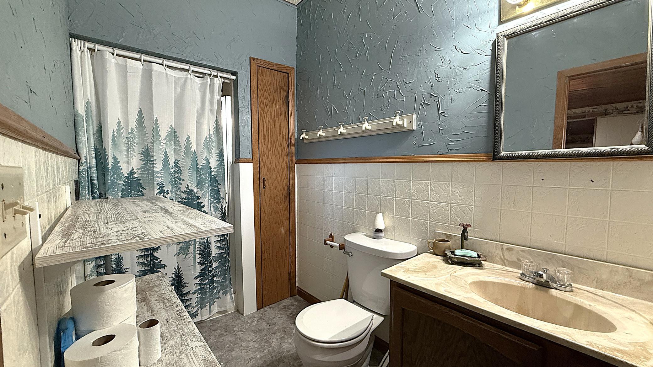 250 11th Avenue Property Photo 18