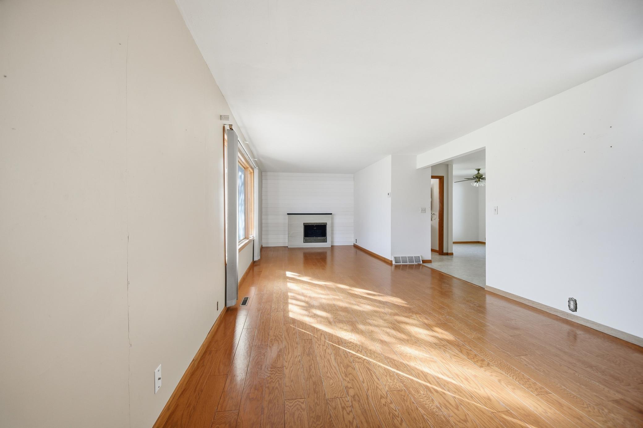 205 W North Street Property Photo 5