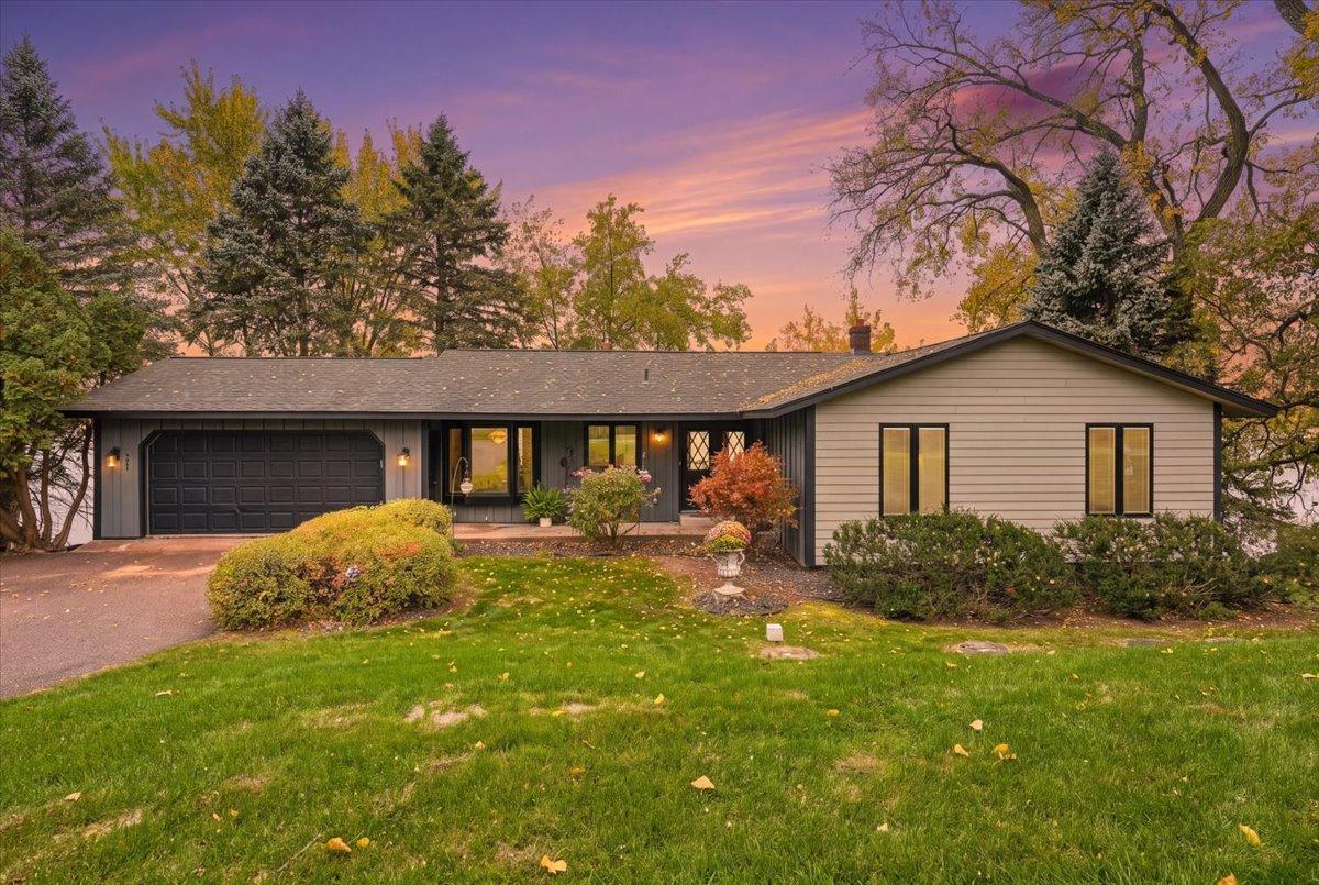 9051 Jane Road N Property Photo 1