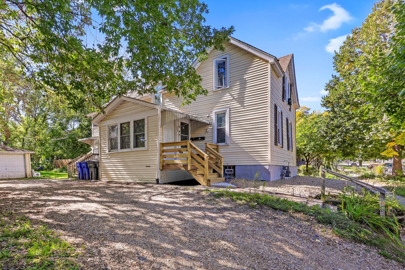 308 Stevens Street W Property Photo 2