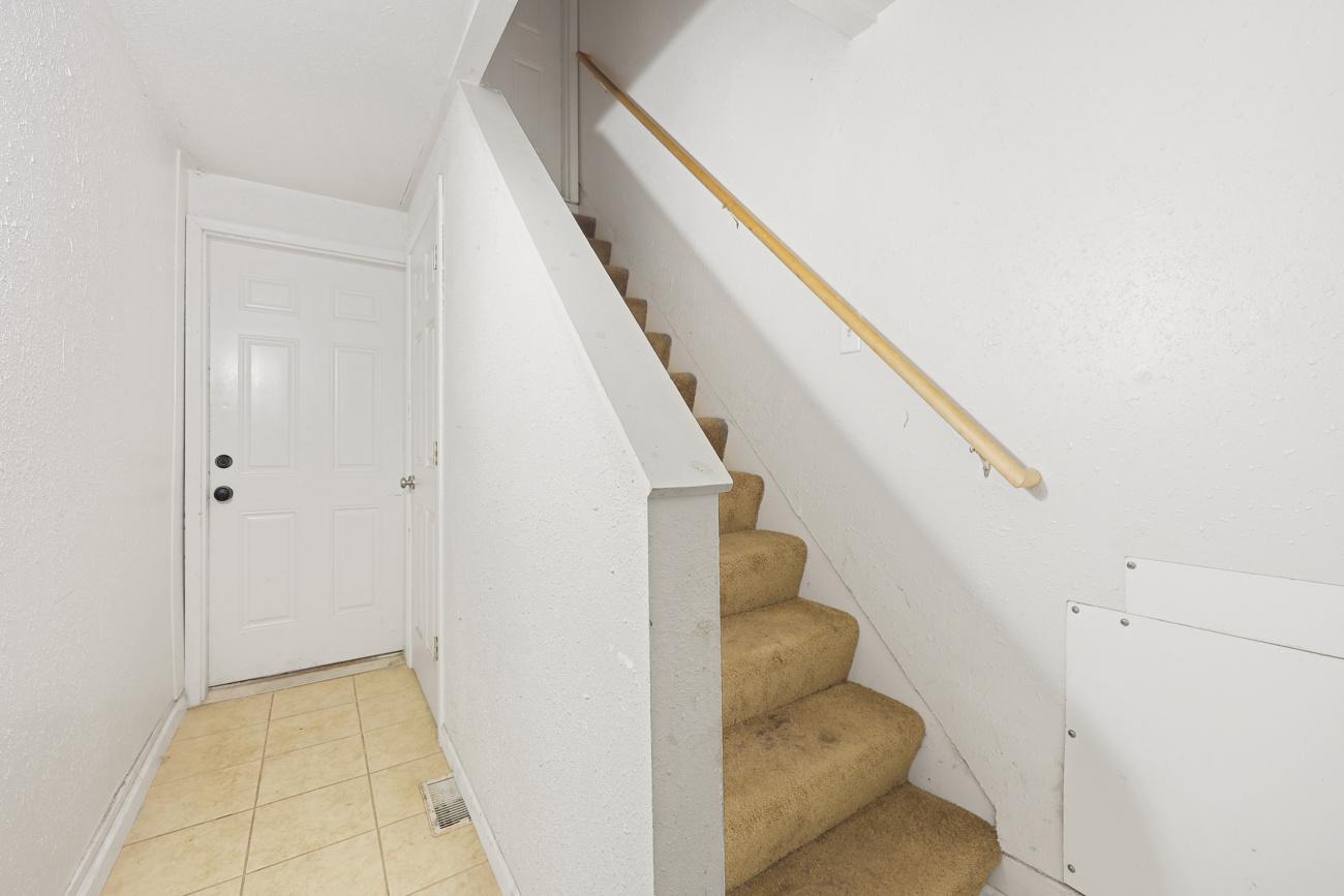 308 Stevens Street W Property Photo 5
