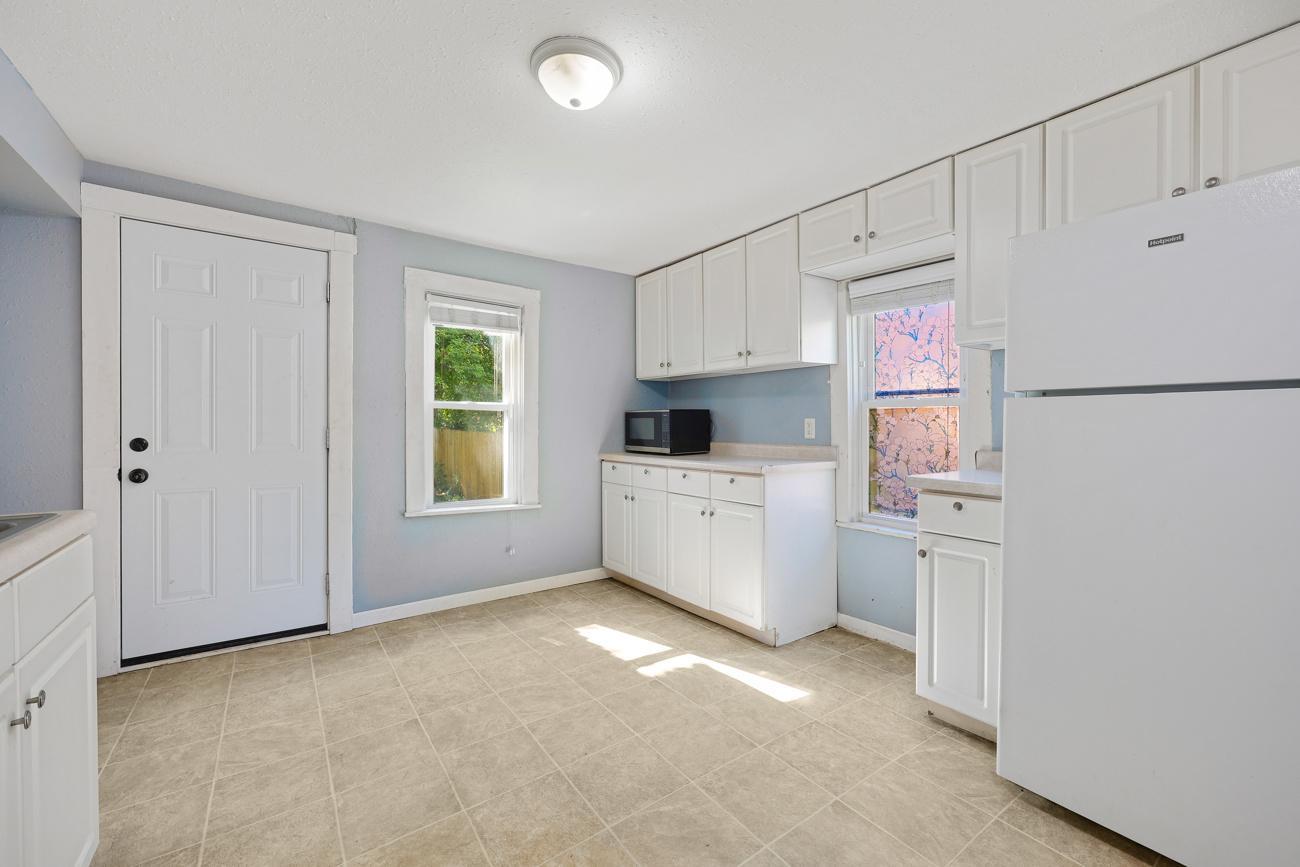 308 Stevens Street W Property Photo 10
