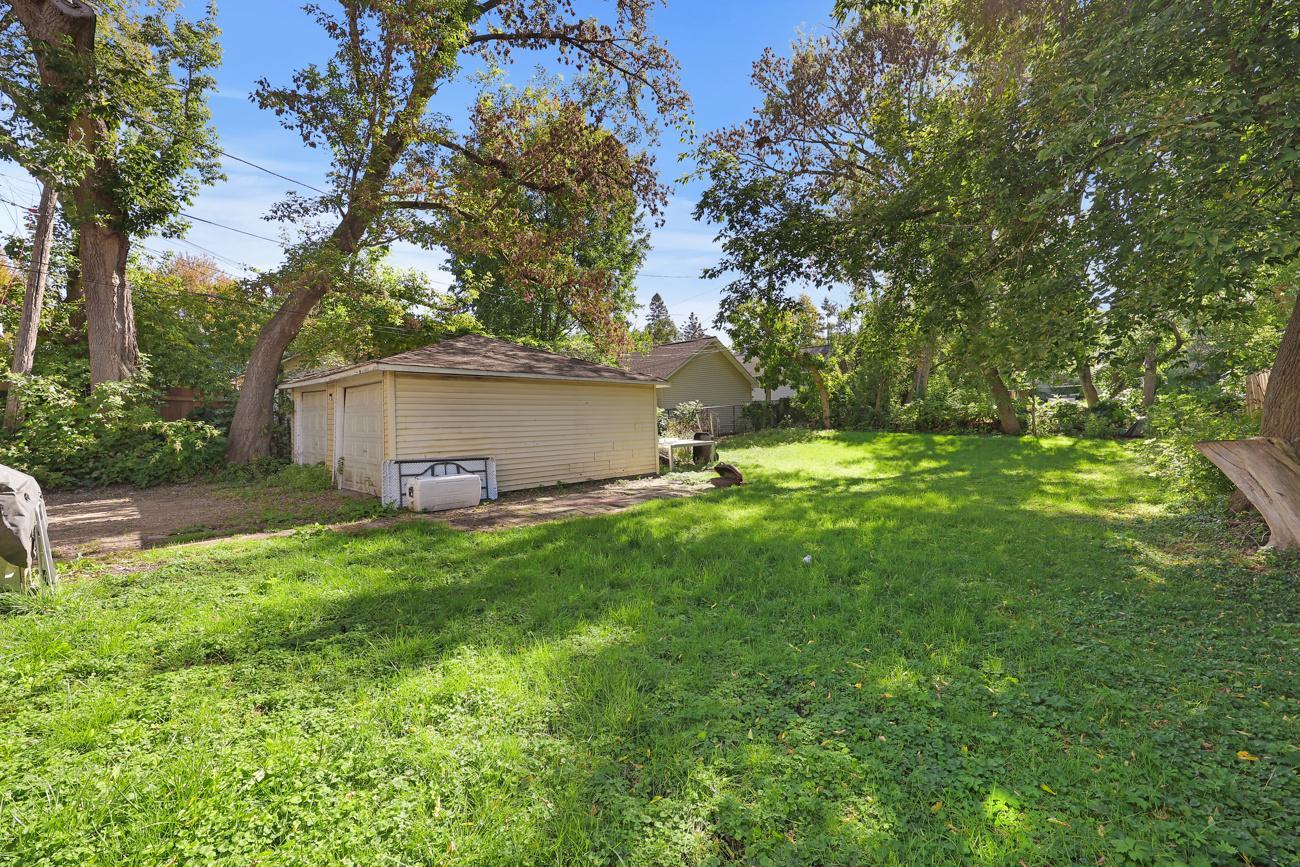 308 Stevens Street W Property Photo 12