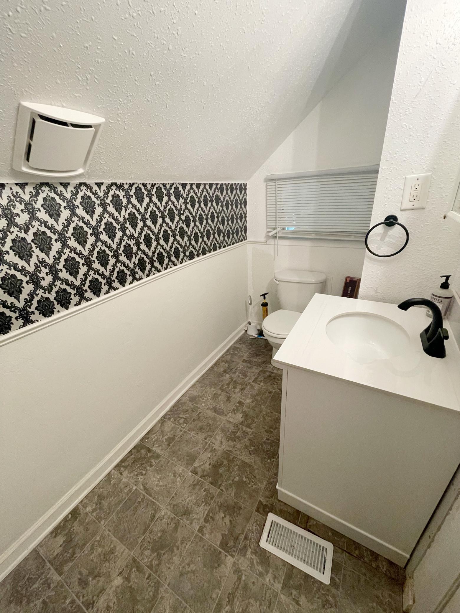 308 Stevens Street W Property Photo 14