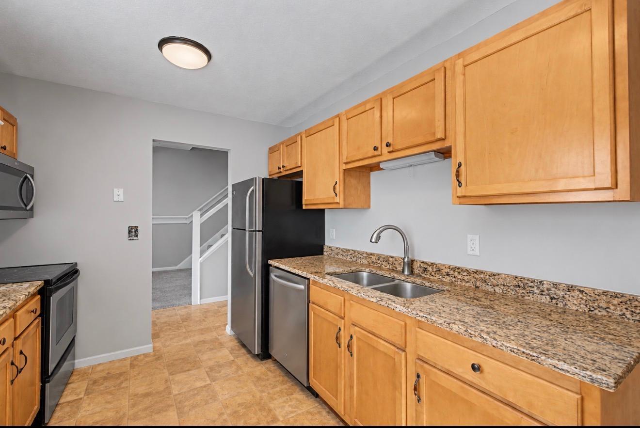 2281 Pond Avenue Property Photo 3