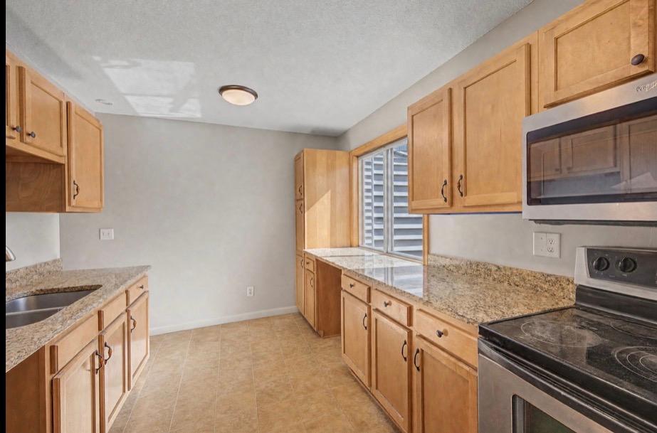 2281 Pond Avenue Property Photo 4