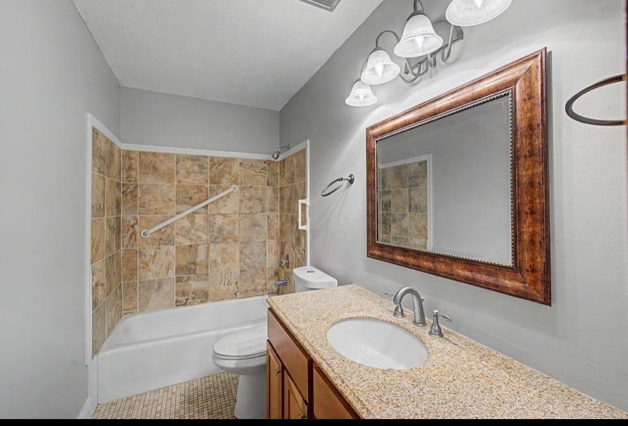 2281 Pond Avenue Property Photo 8