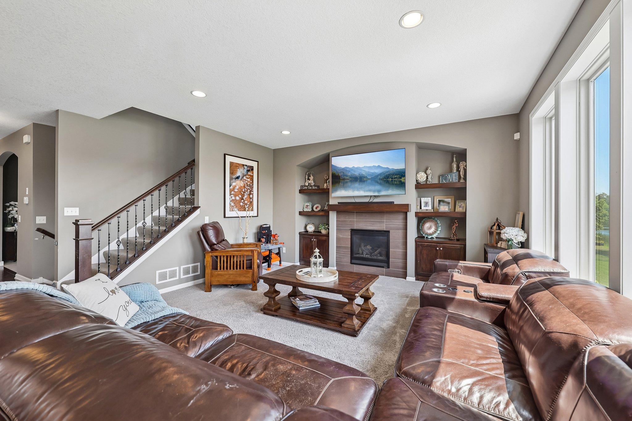 12309 Lever Street Ne Property Photo 11