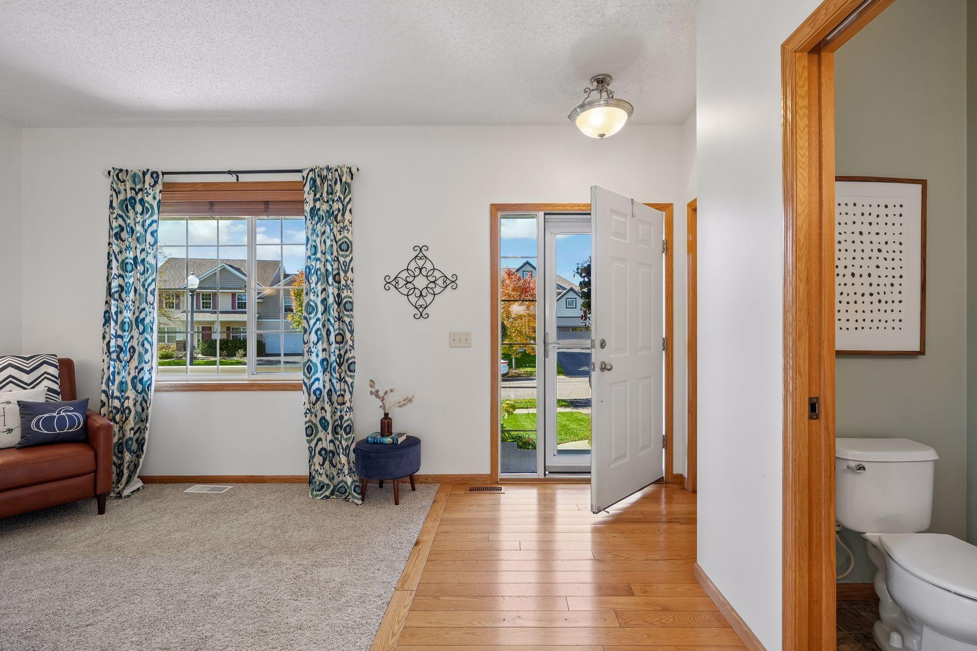 9537 Glacier Road Property Photo 8