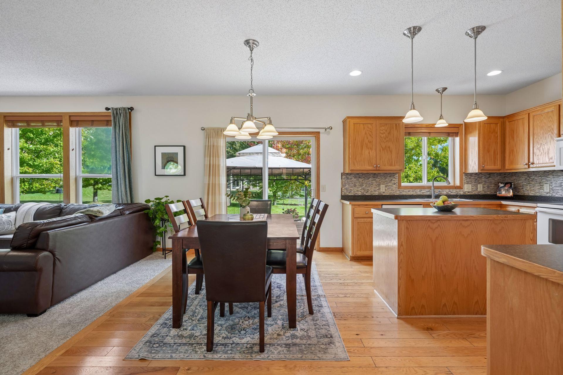 9537 Glacier Road Property Photo 16