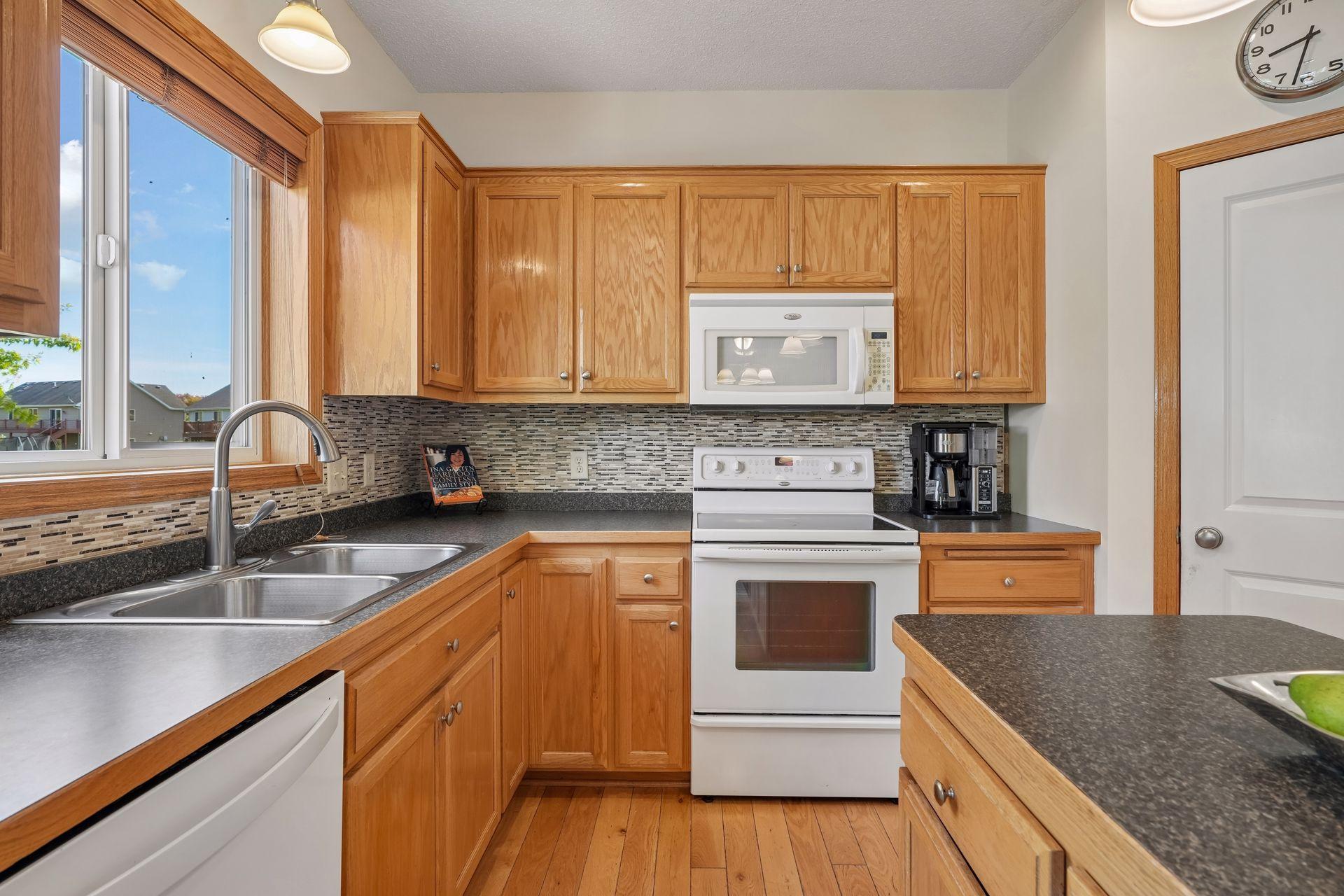 9537 Glacier Road Property Photo 23