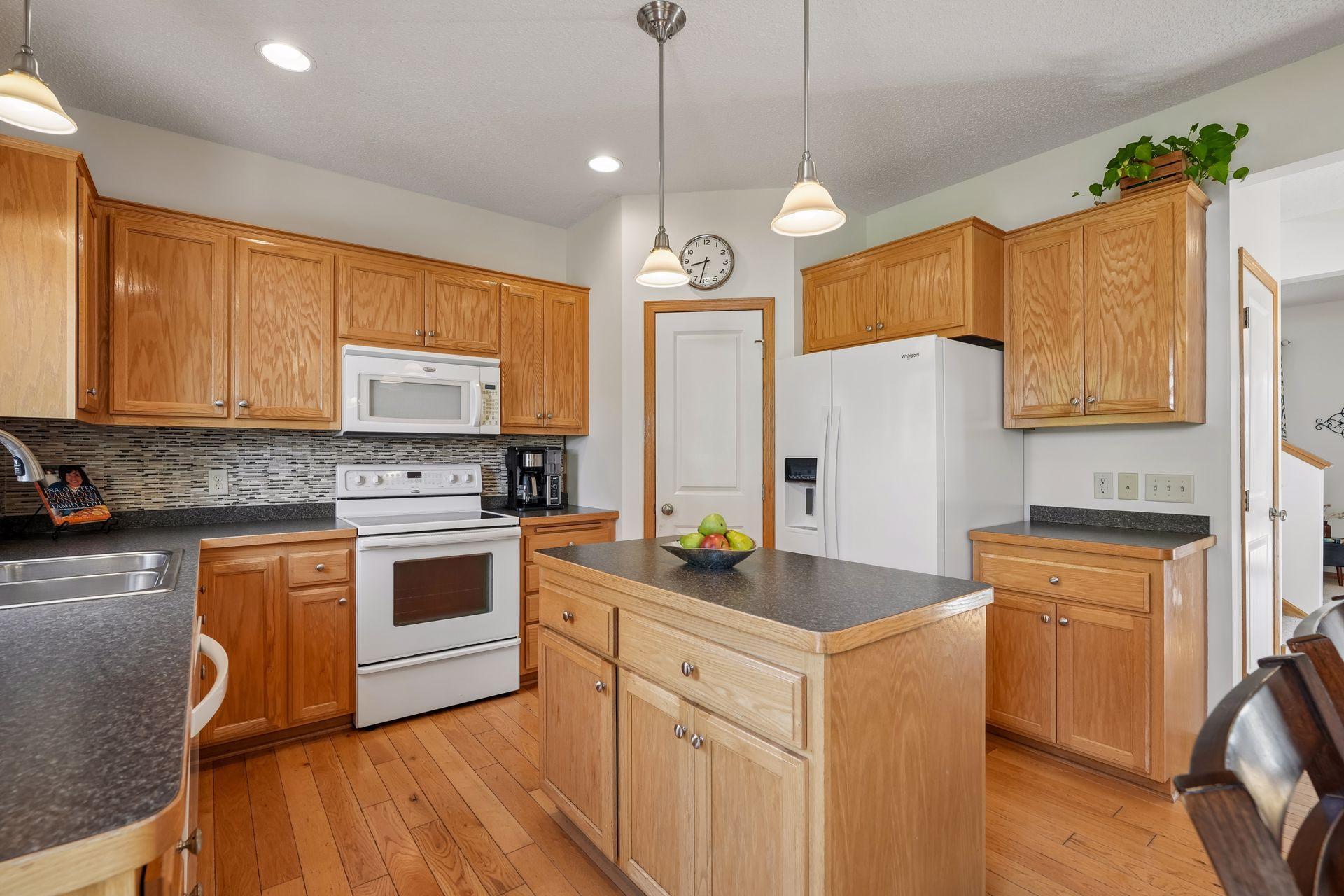 9537 Glacier Road Property Photo 24