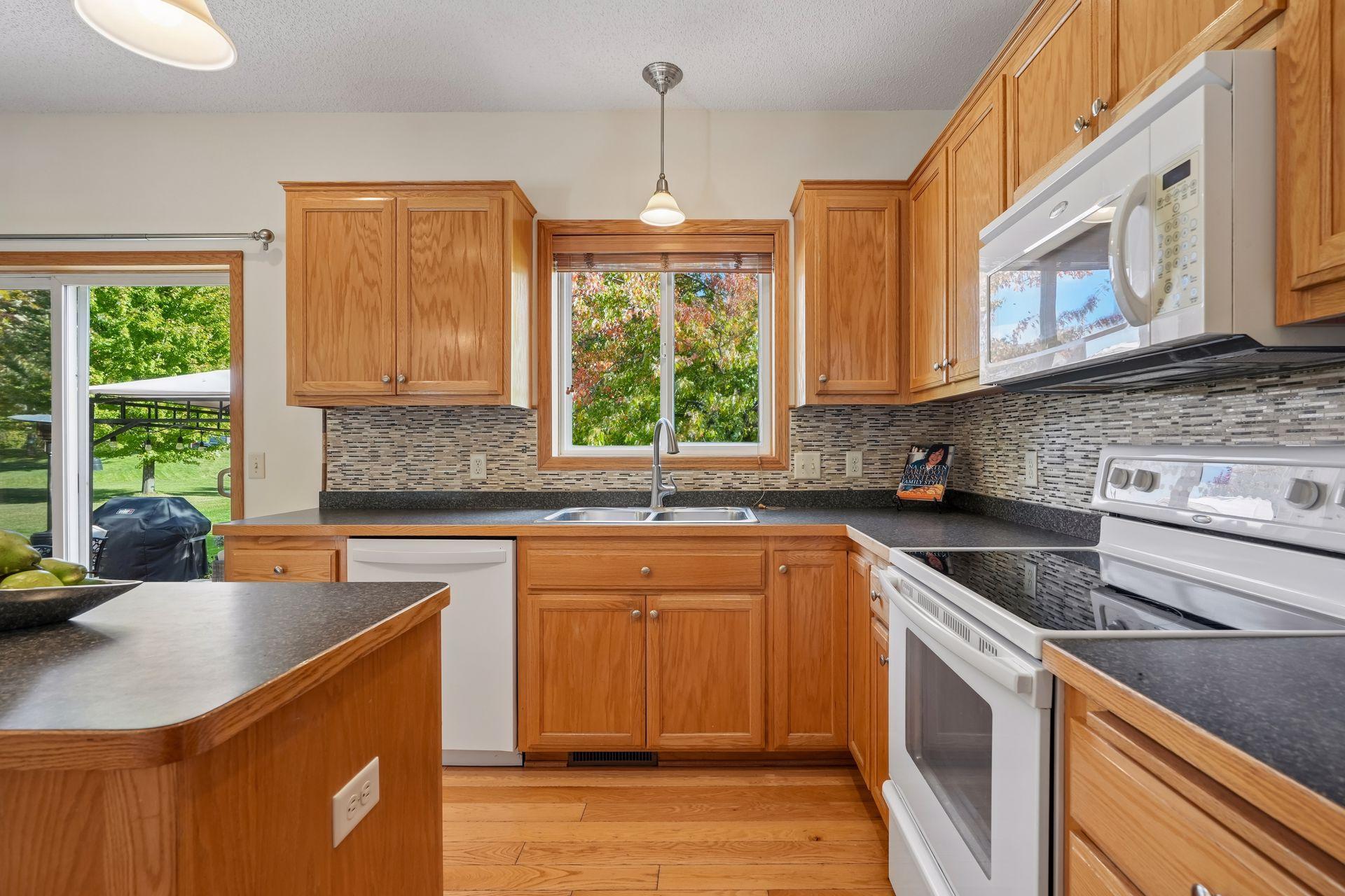 9537 Glacier Road Property Photo 25