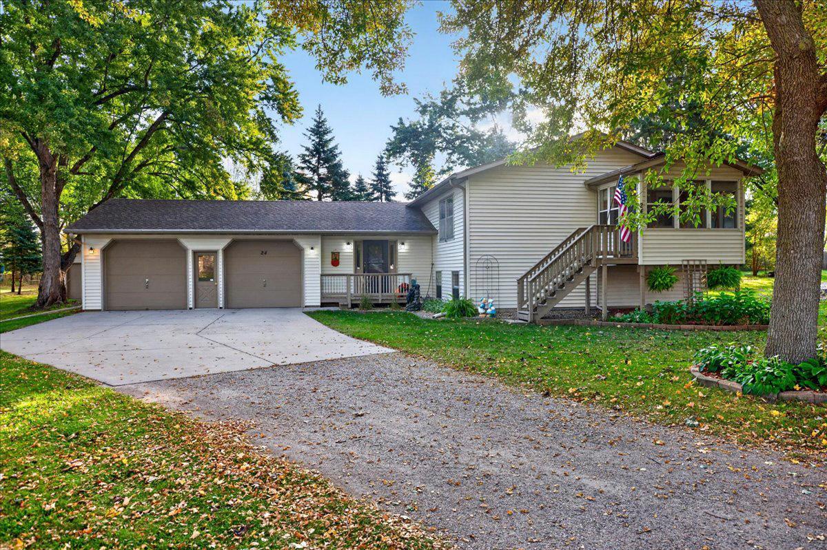 24 Willow Circle Property Photo 2