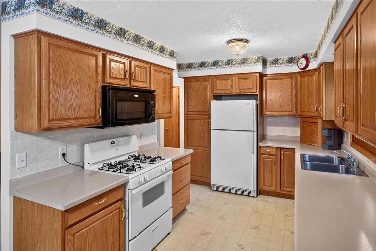 24 Willow Circle Property Photo 17