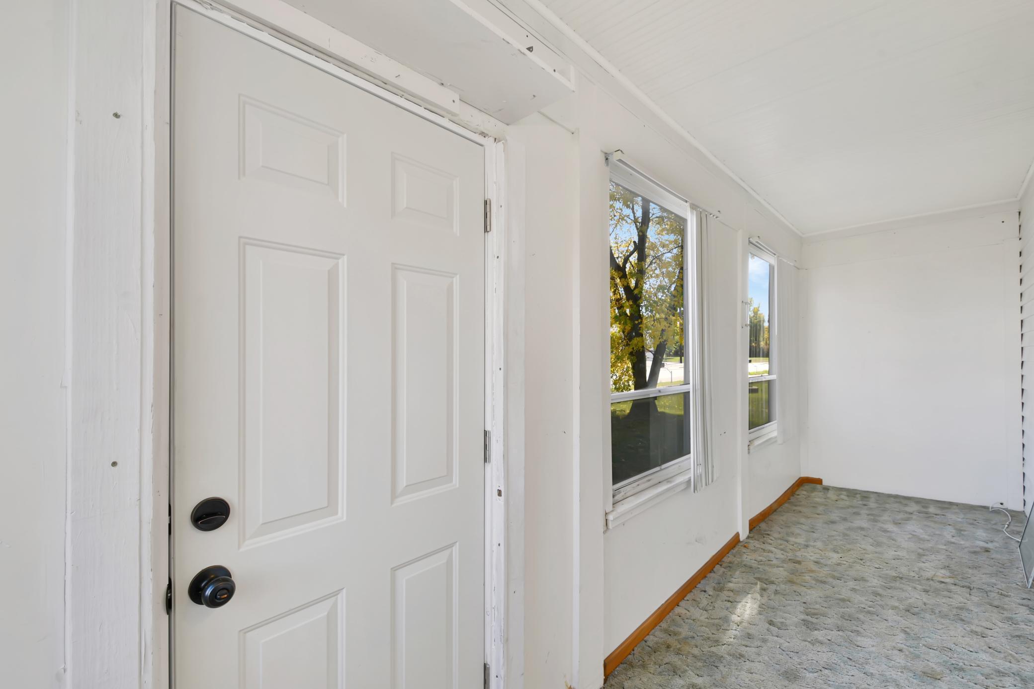 523 Front Street N Property Photo 2