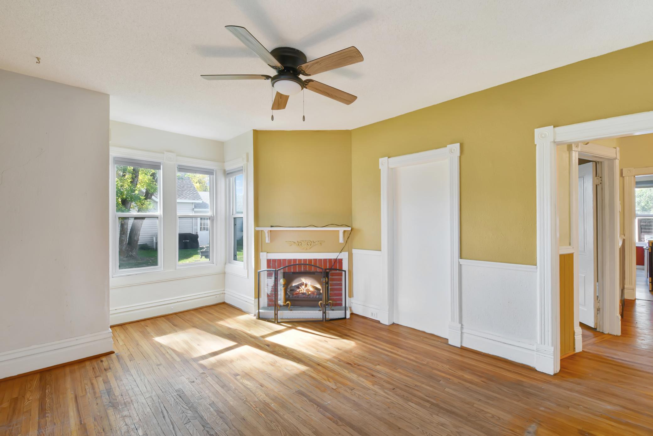 523 Front Street N Property Photo 6
