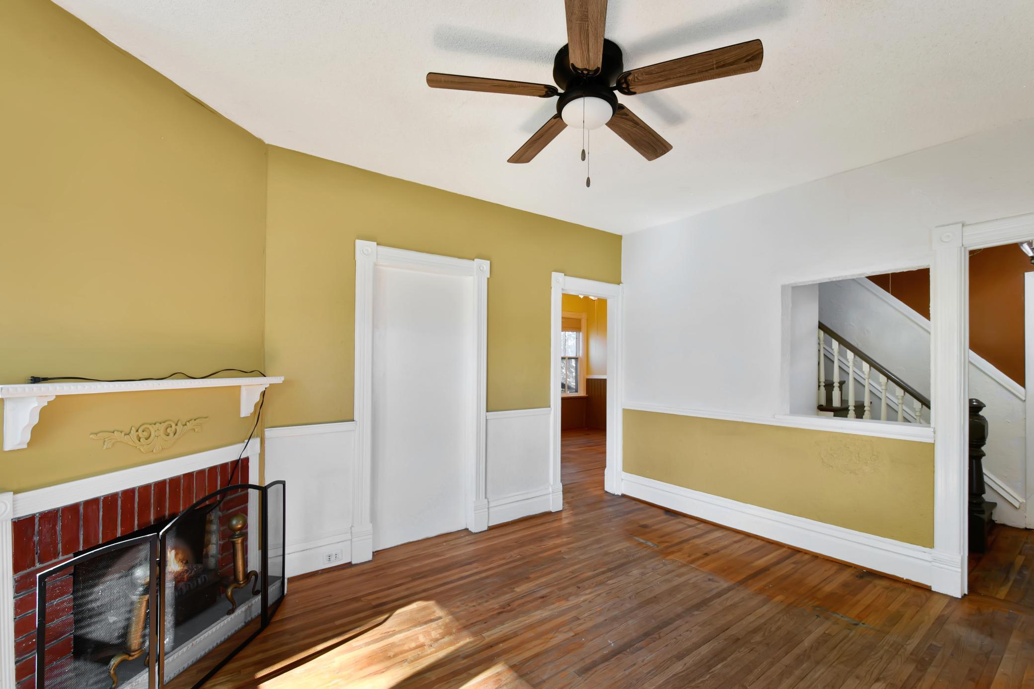 523 Front Street N Property Photo 9