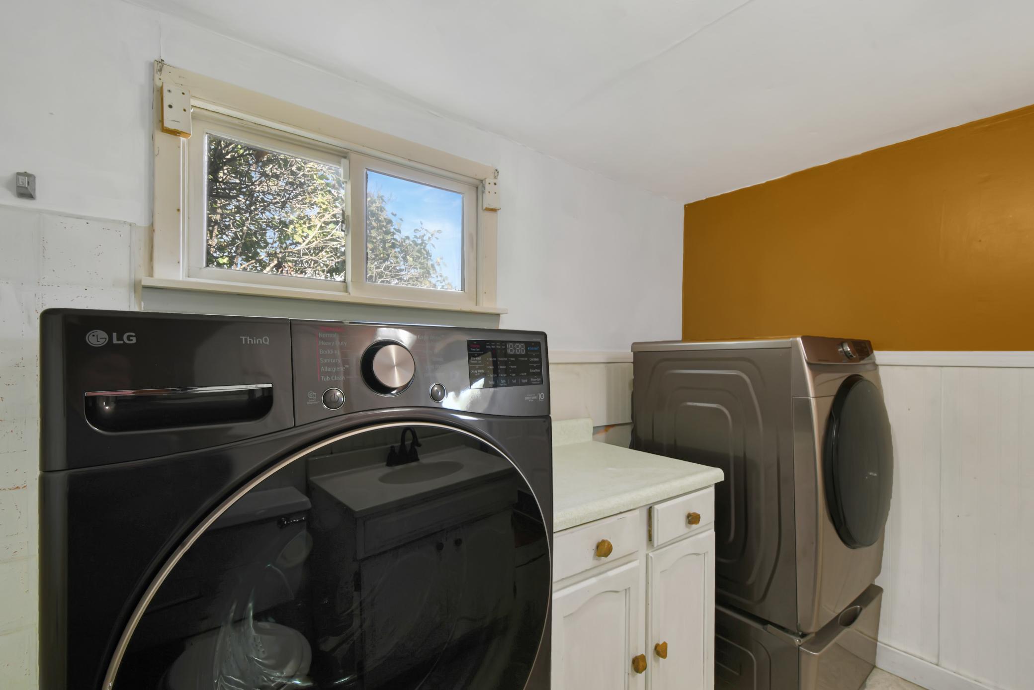 523 Front Street N Property Photo 13