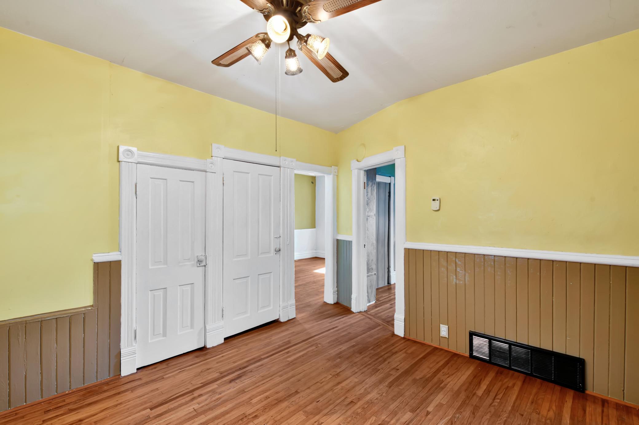 523 Front Street N Property Photo 14