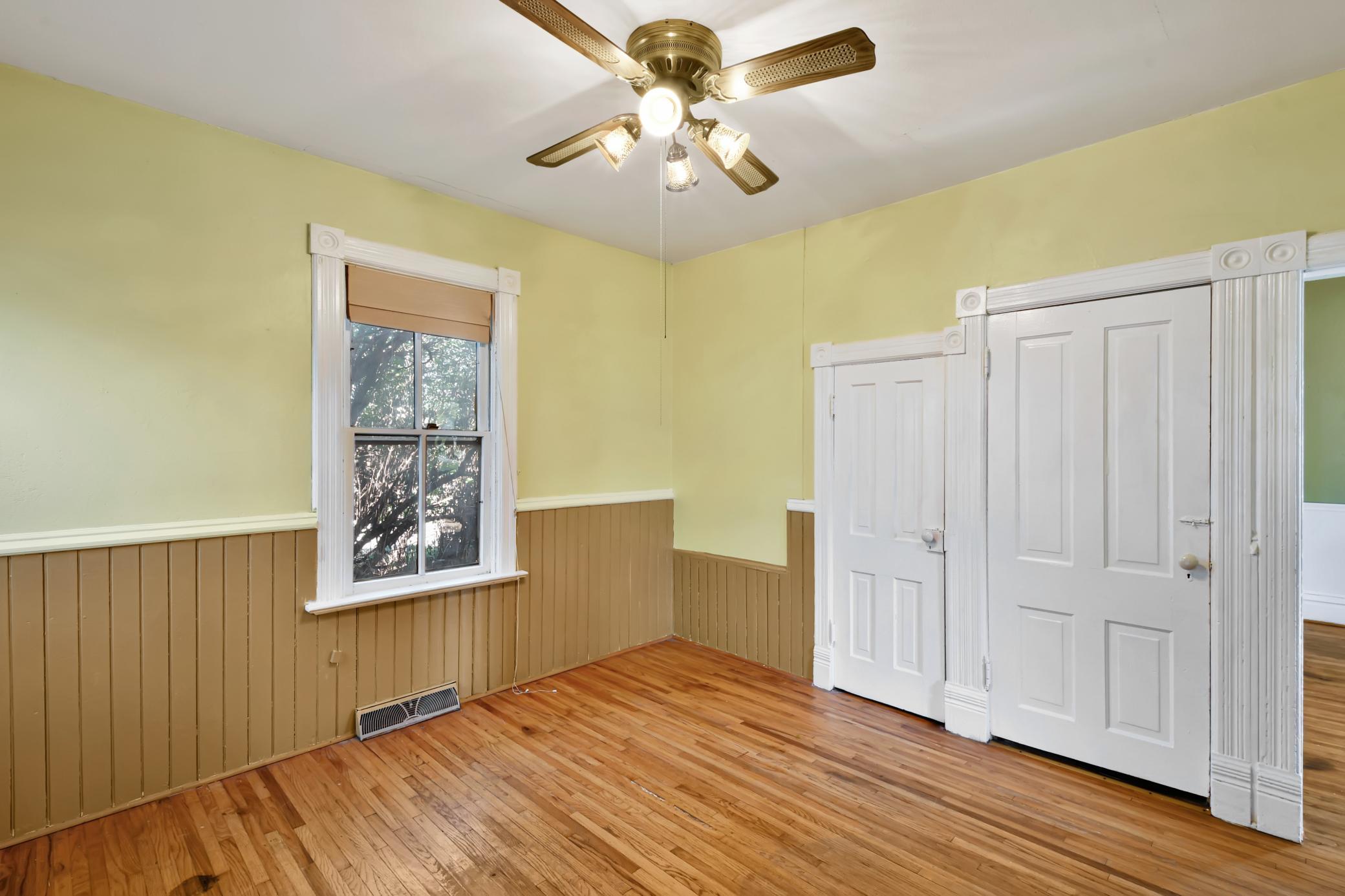 523 Front Street N Property Photo 16