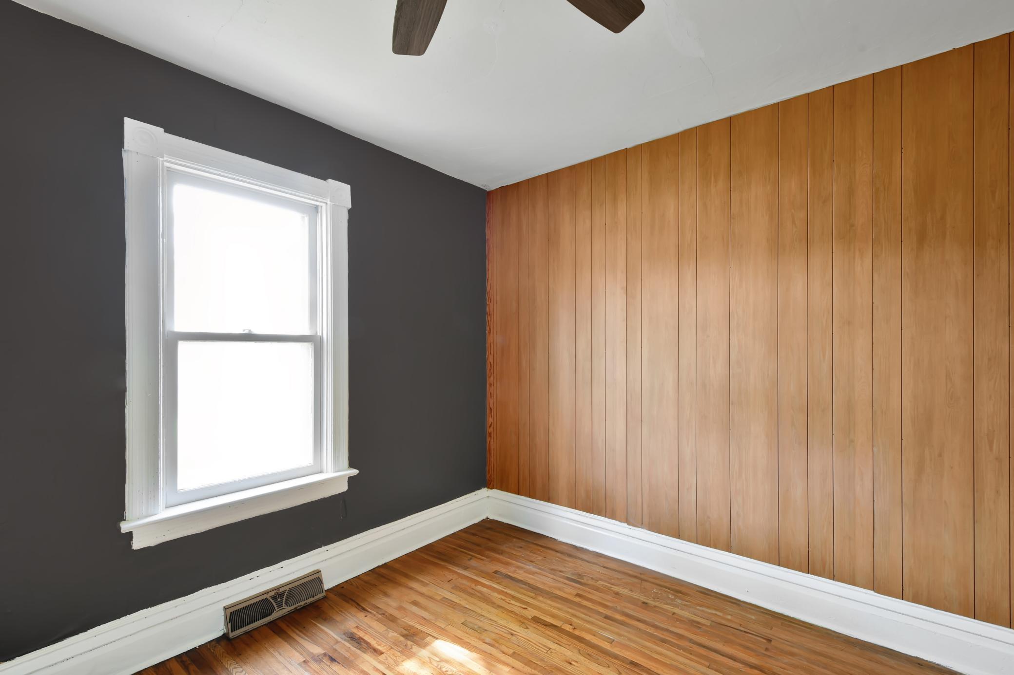 523 Front Street N Property Photo 18