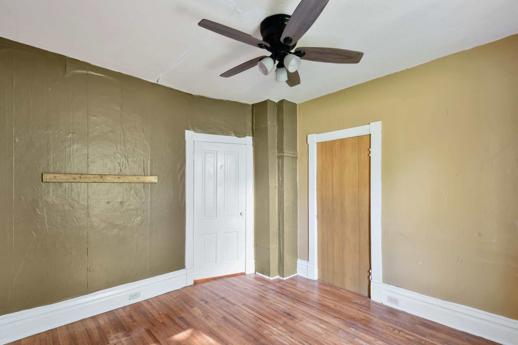 523 Front Street N Property Photo 20