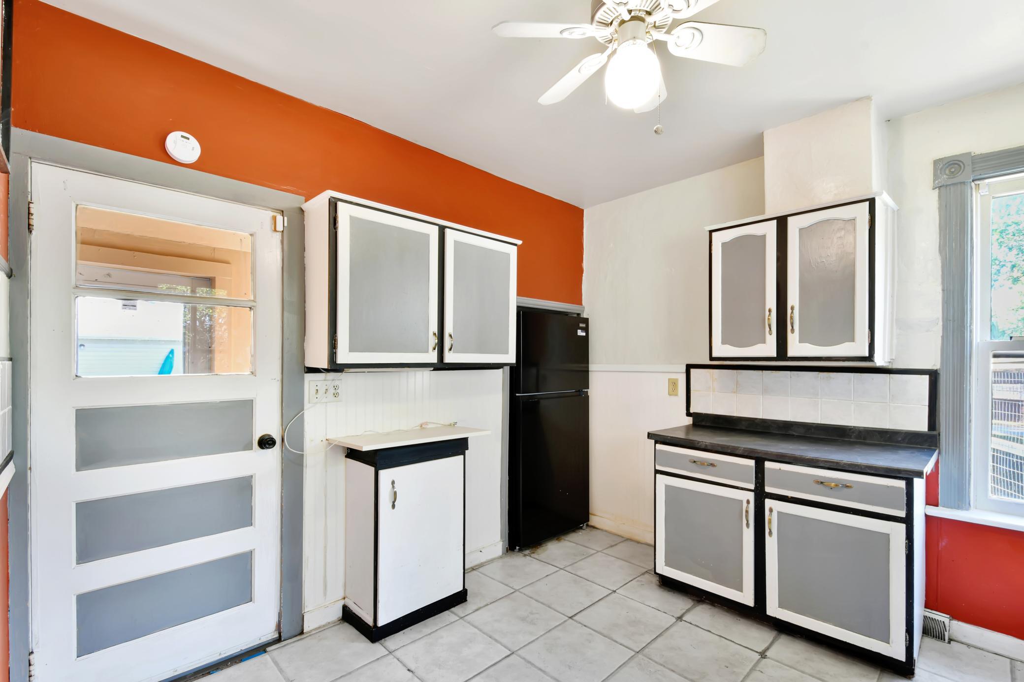 523 Front Street N Property Photo 22