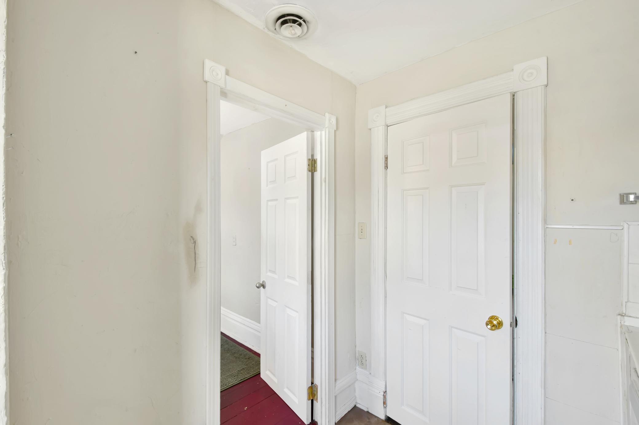 523 Front Street N Property Photo 40